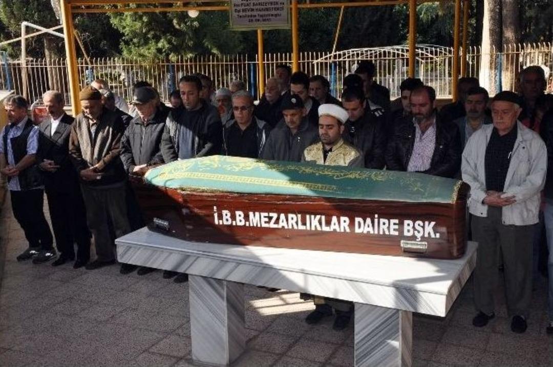 Annesi Kayboldu, Babası &Ouml;ld&uuml;, Kardeşi İntihar Etti, Tek Başına Kaldı