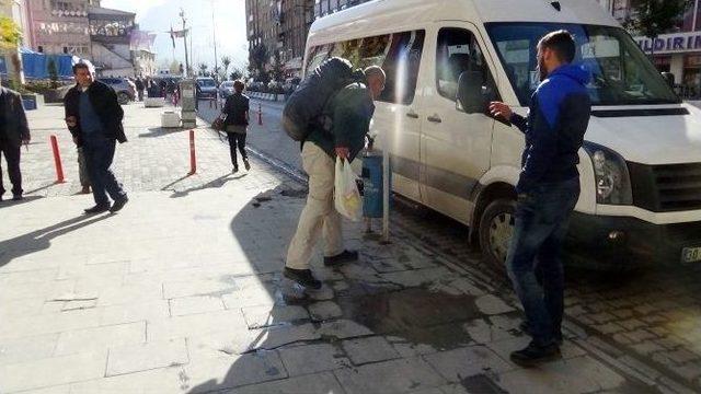 İspanyol Çevreci Hakkari’de Çöp Topladı, Işid’li Sanıldı