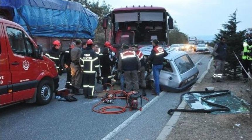 Uşak&rsquo;ta Trafik Kazası: 1 &Ouml;l&uuml;, 4 Yaralı