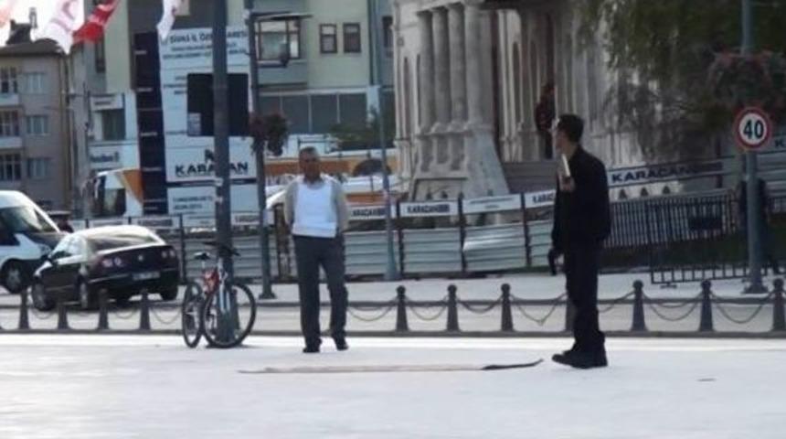 Sivas&rsquo;ta İnfaz Koruma Memurundan Silahlı &lsquo;eylem