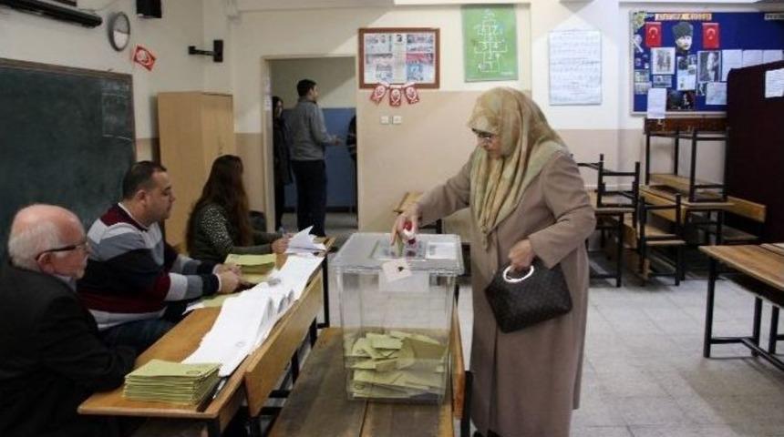 Manisalılar Sandığa Gitti