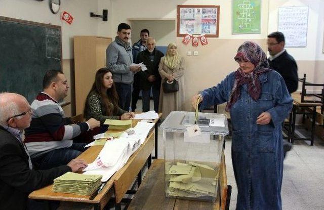 Manisalılar Sandığa Gitti