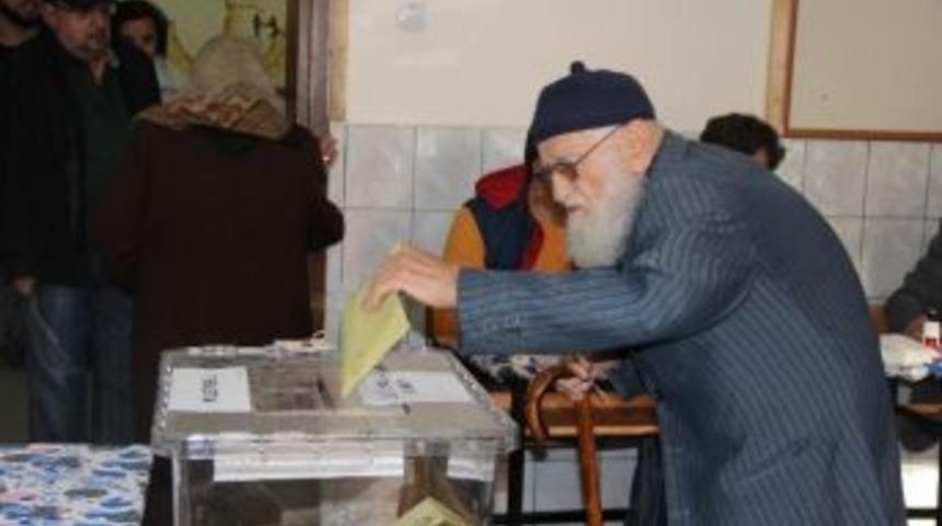 Konya&rsquo;da Vatandaşlar Oy Kullanmaya Başladı