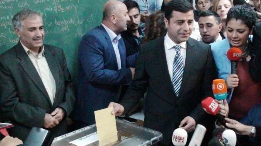 Demirtaş: "sandıktan Barışa Dair Umut &Ccedil;ıkmasını Temenni Ediyorum"