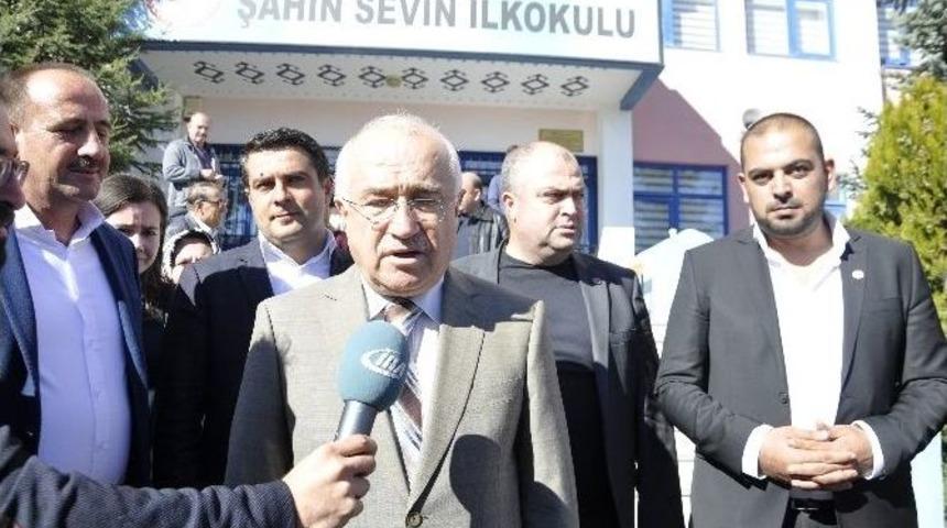 Eski Tbmm Başkanı Cemil &Ccedil;i&ccedil;ek Oyunu Kullandı