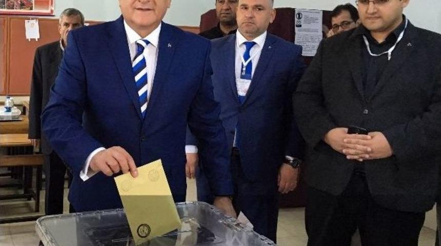 Mhp&rsquo;li Oktay Vural Oyunu Kullandı