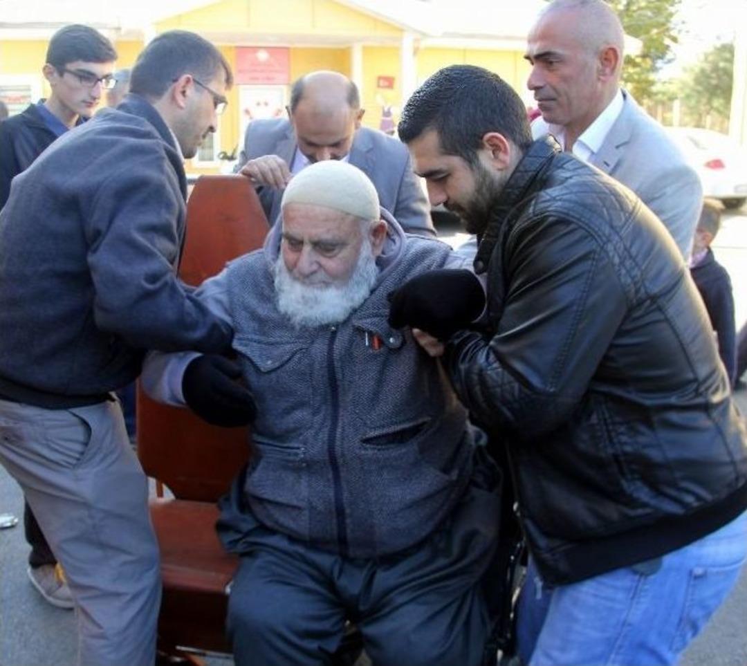 (&ouml;zel Haber) Oyunu Sedye İle Kullandı