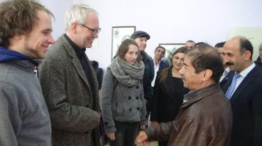 Hakkari&rsquo;de Oy Kullanma İşlemi