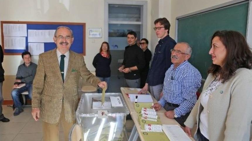 Başkan B&uuml;y&uuml;kerşen Oyunu Kullandı