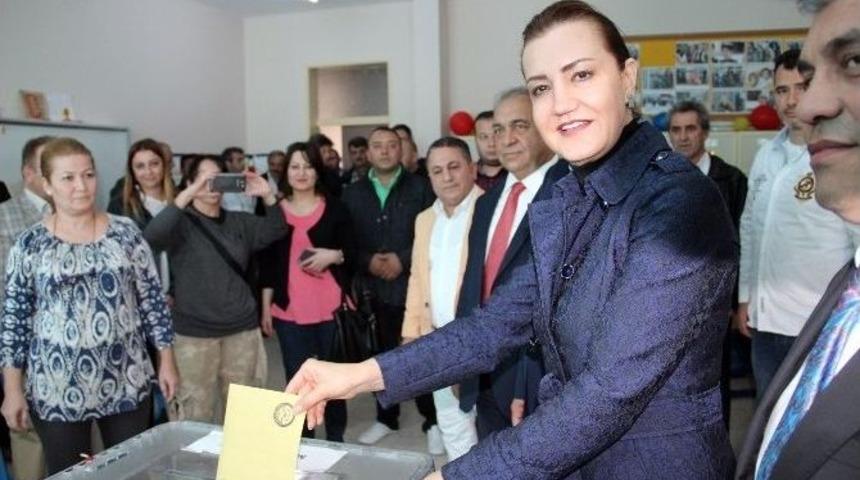 Ak Partili Hotar&rsquo;dan &ldquo;balkon&rdquo; G&ouml;ndermesi