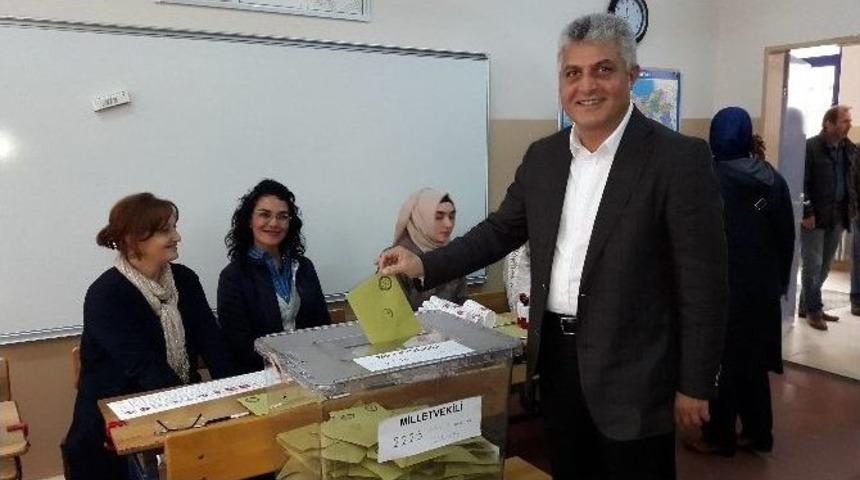 Ak Parti Trabzon Milletvekili Adayları Oylarını Kullandı