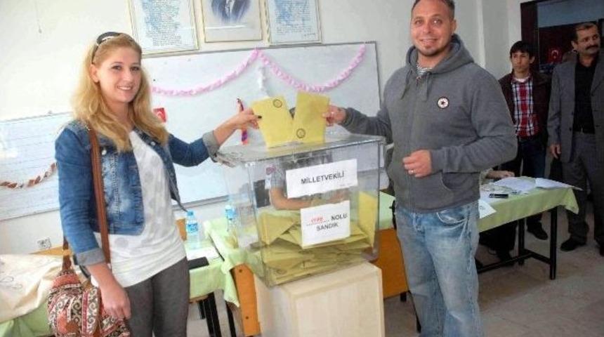 Fethiye&rsquo;de Yabancı Uyruklu Vatandaşlarda Oy Kullandı