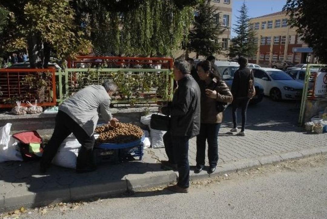 Se&ccedil;im Yoğunluğunu Fırsata &Ccedil;evirdiler