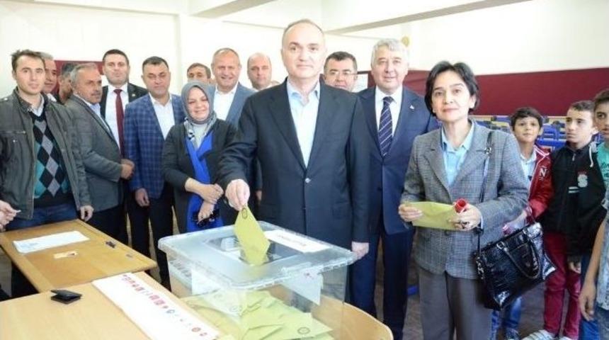 &Ouml;zl&uuml; Ve Arslan Oyunu Kullandı