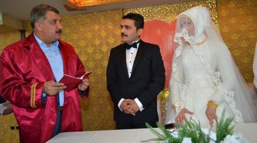 Başkan G&uuml;rkan, 500&rsquo;&uuml;nc&uuml; Nikahı Kıydı