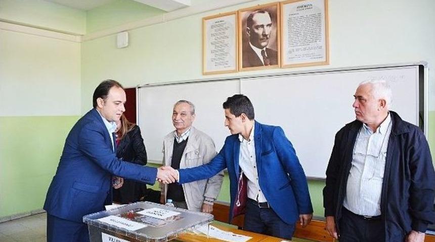 Ak Parti Milletvekili Baybatur, Oyunu Kullandı