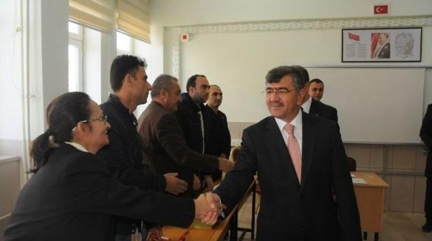 Niğde Belediye Başkanı Faruk Akdoğan Oyunu Kullandı