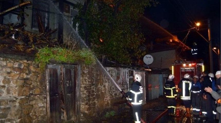 Yaşlı Adam Komşuları Sayesinde Kurtuldu