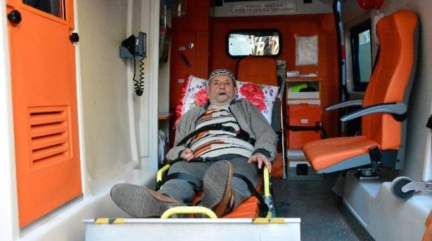 112 Felçli Hastayı Oy Kullanmak İçin Taşıdı