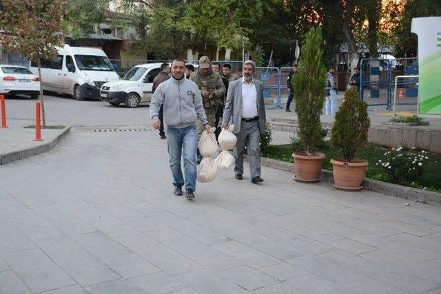 Siverek’te Oy Torbaları Seçim Kuruluna Gelmeye Başladı