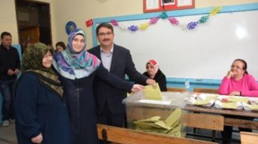 Başkan &Ccedil;elik Oyunu Kullandı