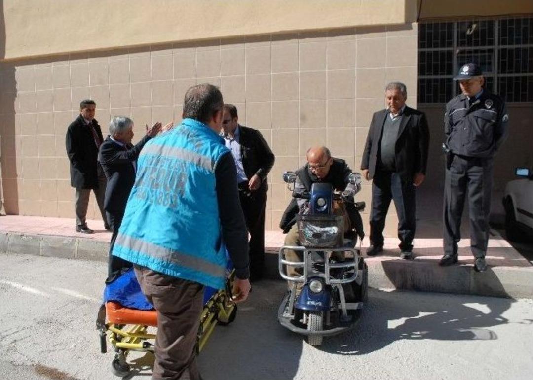 Engelli Vatandaşın Oy Kullanma &Ccedil;ilesi