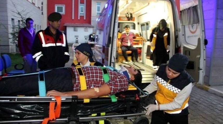 Otomobil Şarampole U&ccedil;tu: 4 Yaralı