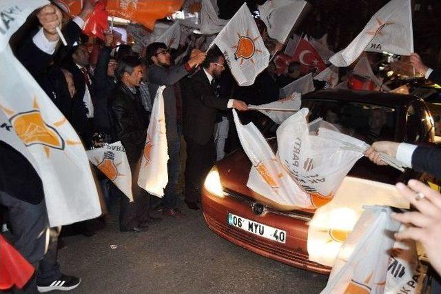 Eskişehir’de Ak Parti’nin Sevinç Gösterileri