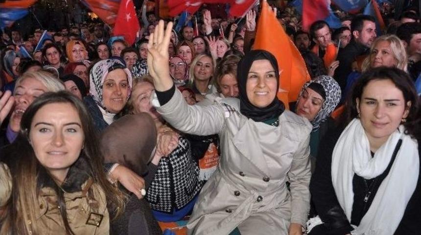 Kocaeli&rsquo;de Ak Parti&rsquo;nin Se&ccedil;im Zaferi Coşkuyla Kutlandı