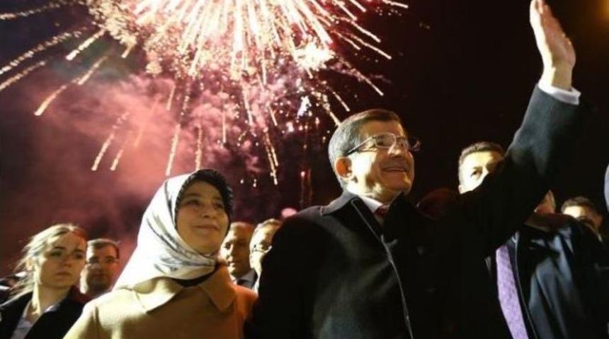 Başbakan Davutoğlu&rsquo;ndan Kendilerine Oy Vermeyen Se&ccedil;menlere Mesaj