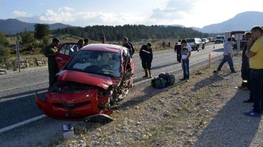 Seydikemer&rsquo;de Trafik Kazası: 1 Yaralı