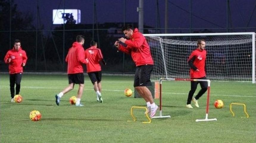 Eskişehirspor, Osmanlıspor Ma&ccedil;ına Kilitlendi