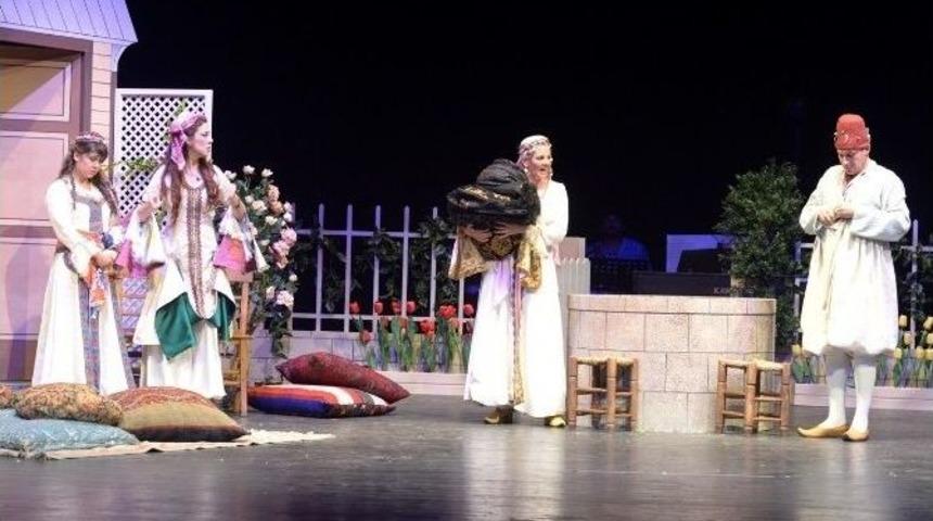 Adana Devlet Tiyatrosu Kasım Ayında D&ouml;rt Oyunla Perde A&ccedil;ıyor