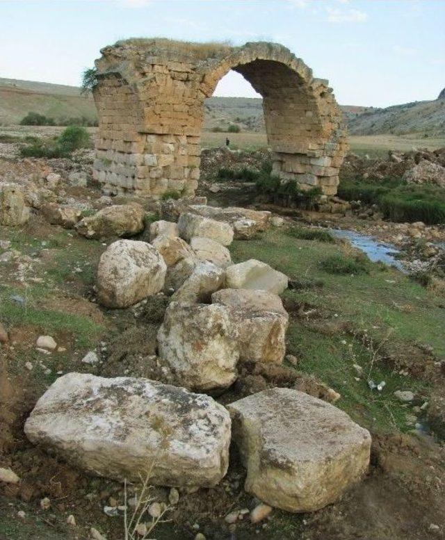 Tarihi Septimius Severus Köprüsünde Restorasyon Çalışmalarına Başlandı