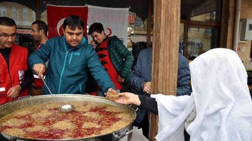 Kızılay &Uuml;rg&uuml;p&rsquo;te 4 Bin Kişiye Aşure İkram Etti