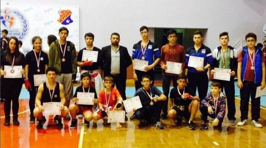 Yunusemre Belediyespor Başarı Halkalarına Yenilerini Ekliyor