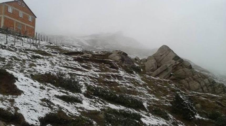 Giresun&rsquo;da Yaylalar Beyaza B&uuml;r&uuml;nd&uuml;