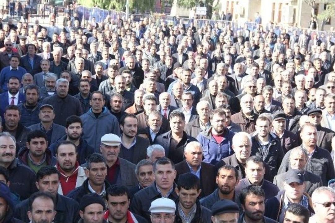 Ak Parti Iğdır Milletvekili Aras Partililerle Buluştu