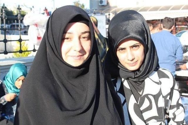 İhh Didim Şubesi, Suriyeliler İ&ccedil;in Kermes D&uuml;zenledi 1