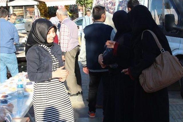 İhh Didim Şubesi, Suriyeliler İ&ccedil;in Kermes D&uuml;zenledi 2