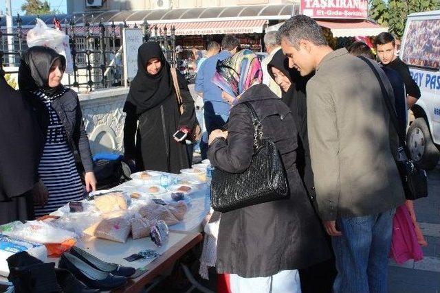 İhh Didim Şubesi, Suriyeliler İ&ccedil;in Kermes D&uuml;zenledi 3
