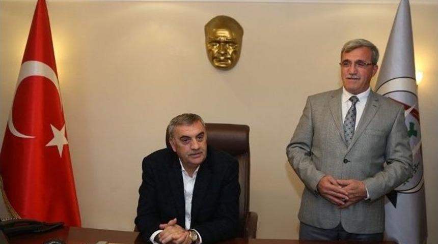 Başkan To&ccedil;oğlu Tebriklere Akyazı&rsquo;dan Başladı