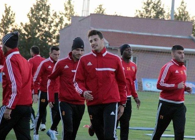 Kayserispor, Antalyaspor Maçı Hazırlıklarını Sürdürüyor