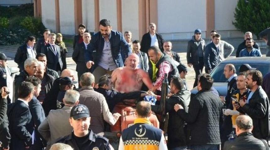 Adliye &Ouml;n&uuml;nde Kendini Fal&ccedil;atayla Doğradı