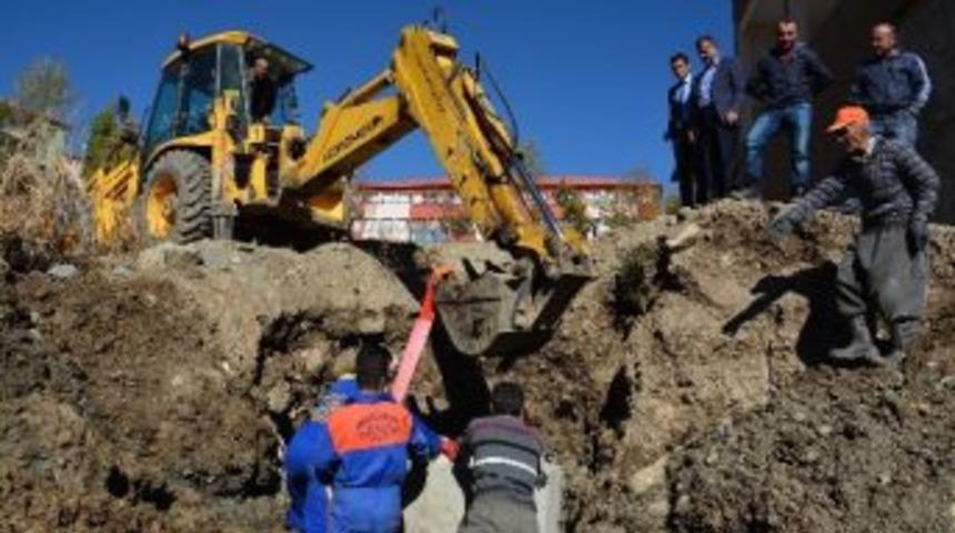 Hakkari’de Kanalizasyon Hattı Döşeme Çalışması