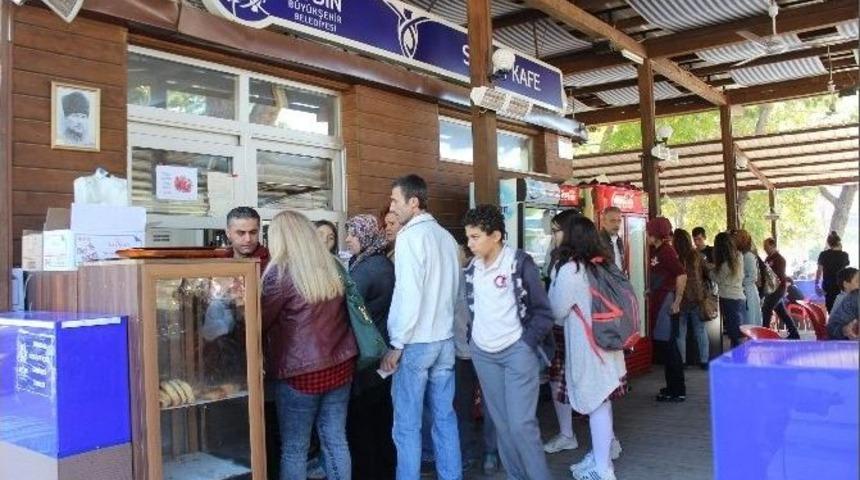 Tost Yiyemeyen &Ouml;ğrencilerin Başkan &Ccedil;er&ccedil;ioğlu&rsquo;ndan Masum İsteği
