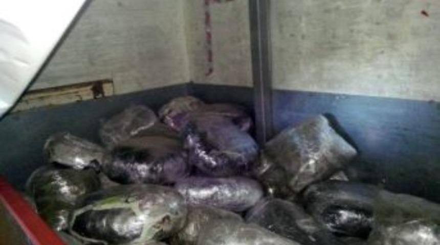 Konya&rsquo;da Ev Eşyaları Arasında 308 Kilo Esrar Sevkiyatına Tutuklama