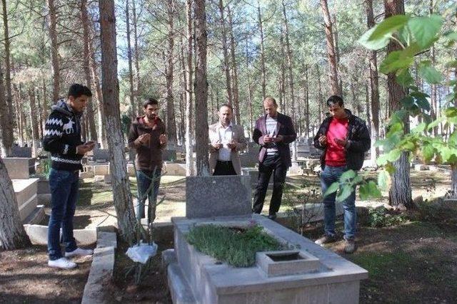 Kazada &Ouml;len Yavuzelispor Takımı Oyuncuları Anıldı 2