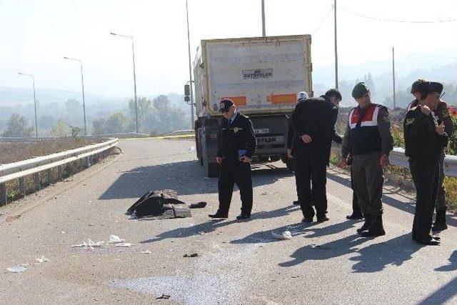 Osmaneli’de Trafik Kazası: 1 Ölü, 1 Yaralı