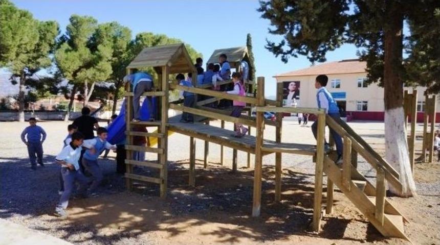 Sarıg&ouml;l Belediyesi &Ccedil;ocukları Sevindirdi